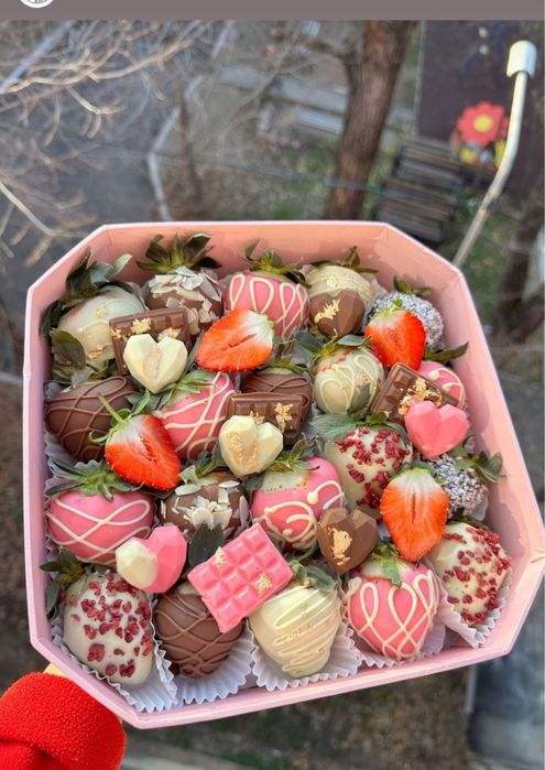 Клубника в шоколаде Алматы