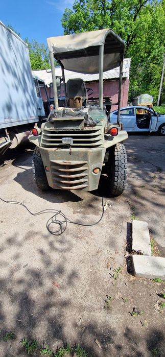 Вилочный погрузчик военый