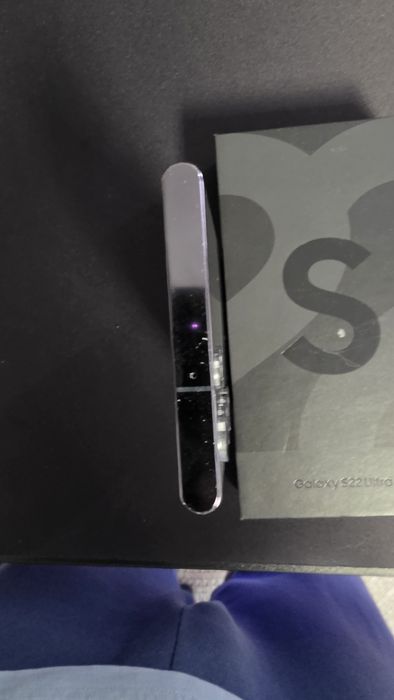 Продавам Samsung S22 Ultra 256
