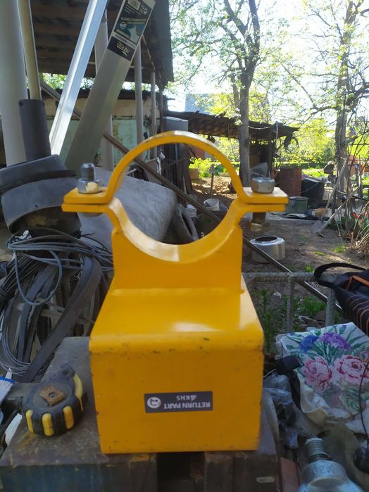 Хомут для труб диаметром 130 мм