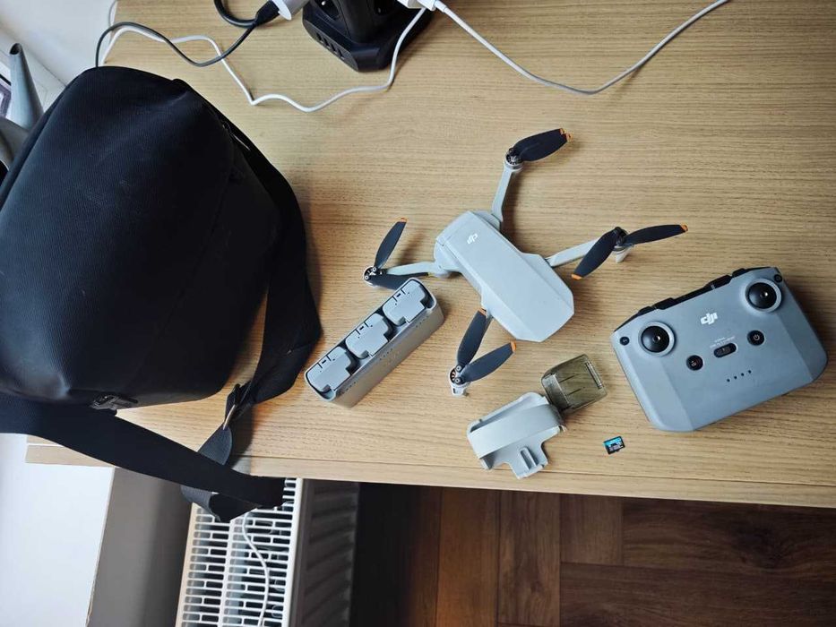 Квадрокоптер DJI MINI 2 (Fly More Combo)