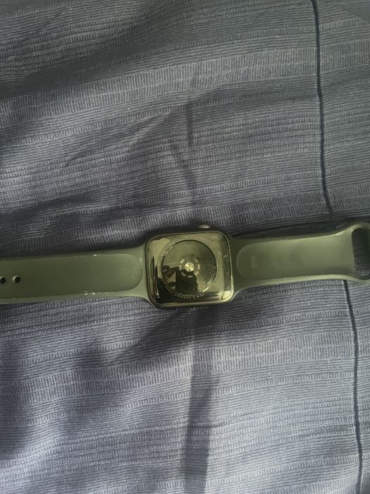 Продам часы Apple watch SE