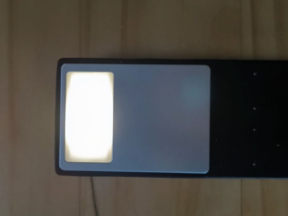 Led лампа със щипка