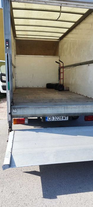 Продавам товарен бус