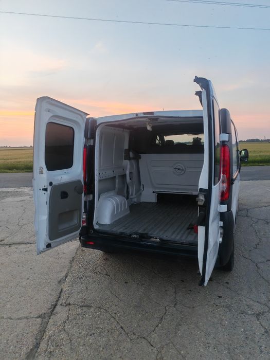 Opel vivaro 2.0, 2014