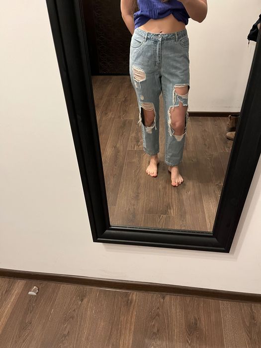 дънки М размер с накъсан ефект