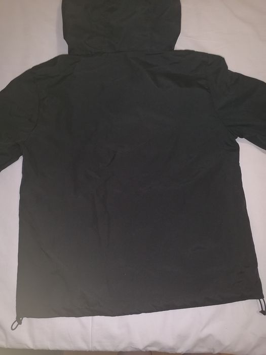 Ново дамско черно  пролетно яке Nike размер S