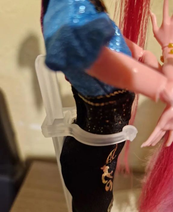 подставка для кукол monster high,барби,брату