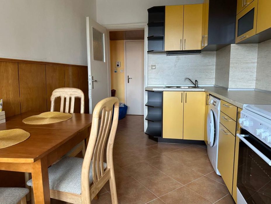 Дава се под наем Двустаен апартамент в София, Гевгелийски - 67 кв.м за 475 € - Снимка #2