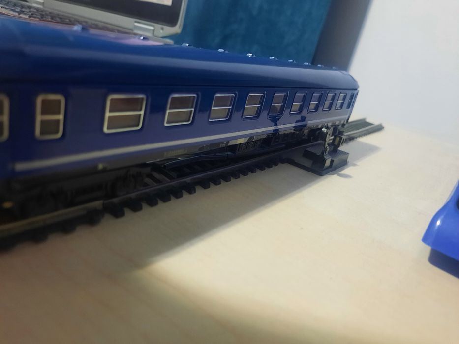 Oportunitate - Vagon bleumarin calatori similar tren rapid si accelerat  CFR  anii 2000