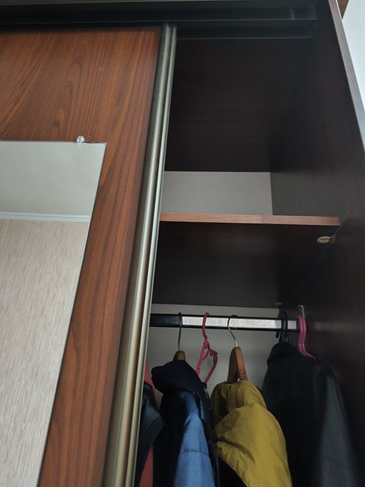 Продается шкаф-купе в прихожую