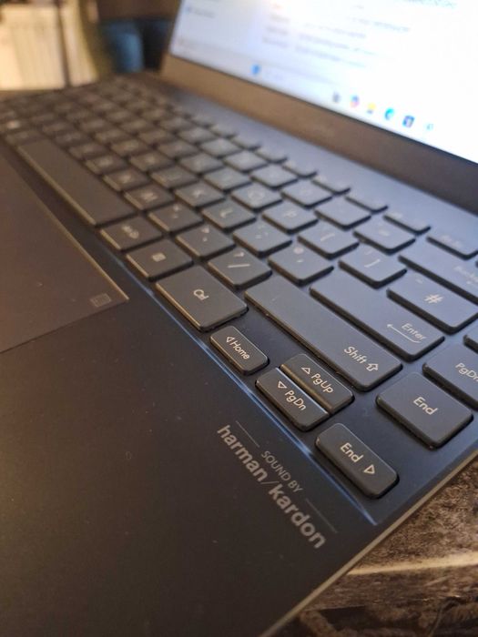 Laptop Asus ZenBook 13 OLED