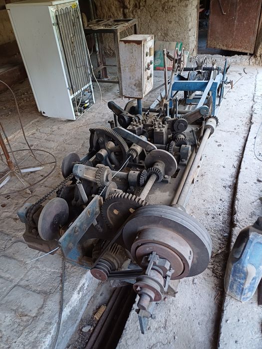 Станок для плетения колючей проволки