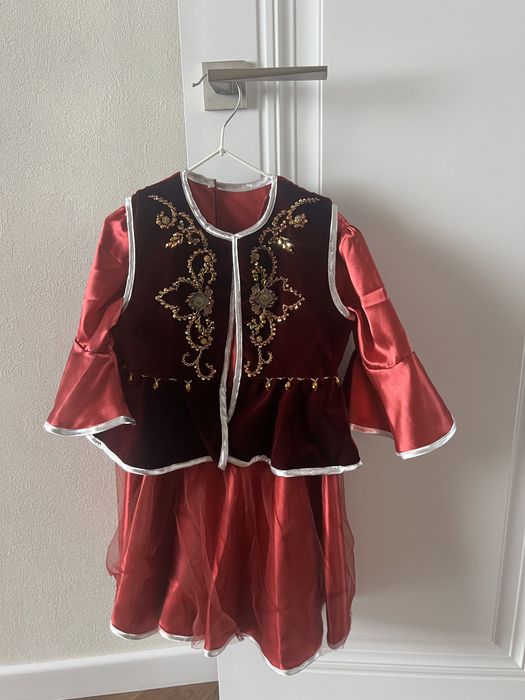 Продаю платья в национальном стиле для девочек