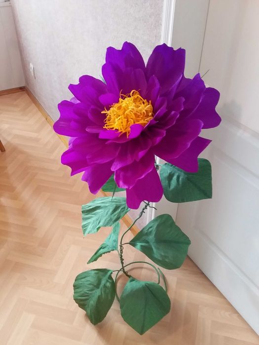 Цветы большие из бумаги, гофрированной бумаги и ткани