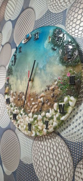 Ръчно изработен стенен часовник от епоксидна смола