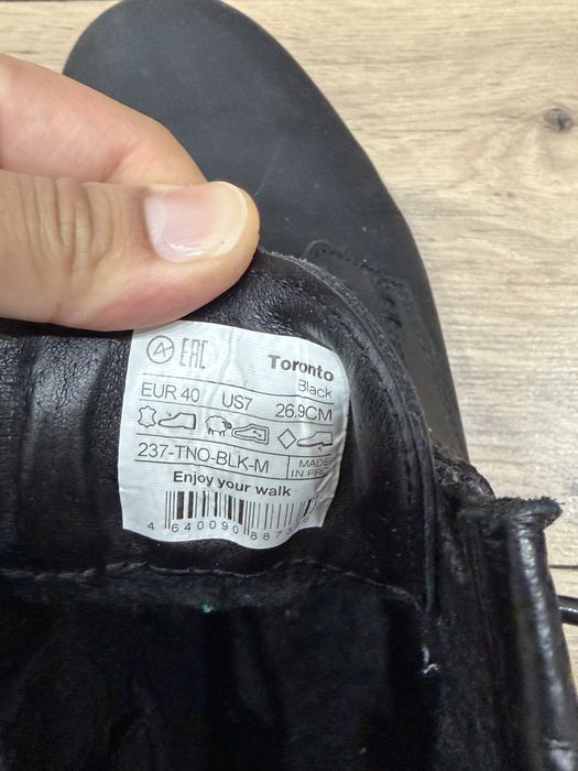 Продам димесезонные ботинки