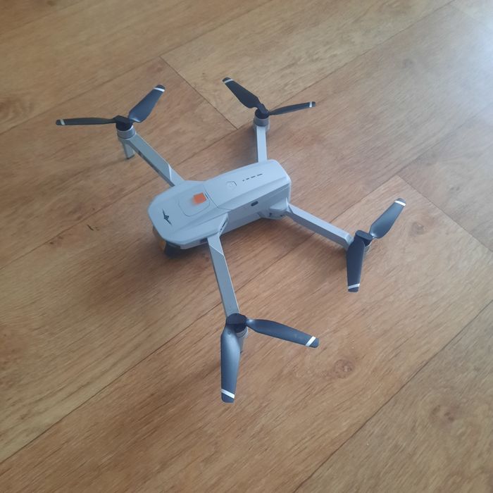 Продам дрон USER MANUAL