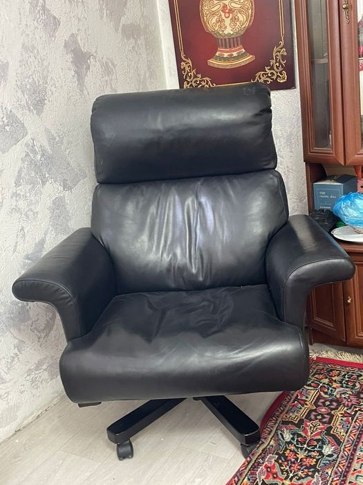 Кресло кожаное бу