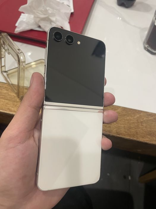 Samsung Galaxy z flip 5