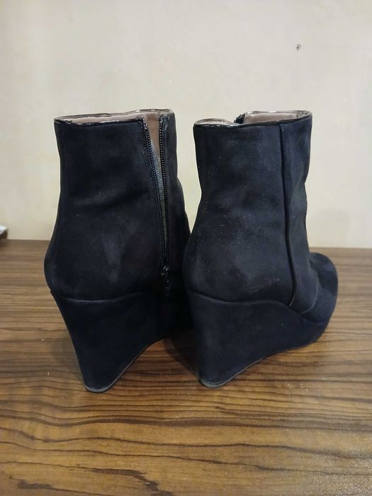 Дамски боти номер 40