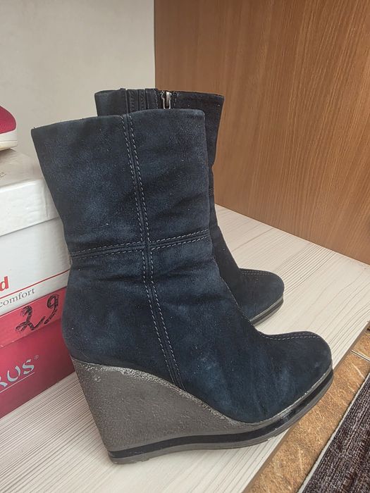 Продам замшевую обувь