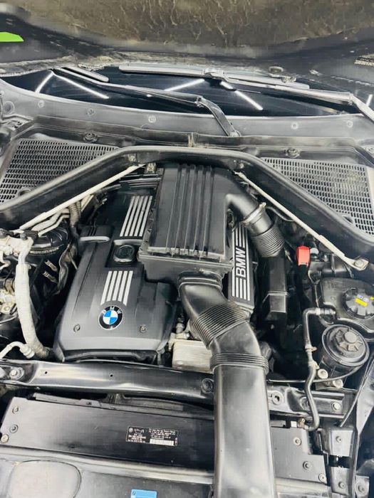 Продам х5 е70  2007г. 3.0