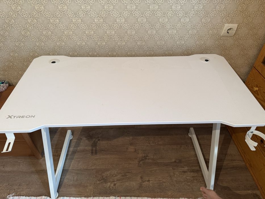 Продам срочно стол мышь краштейн