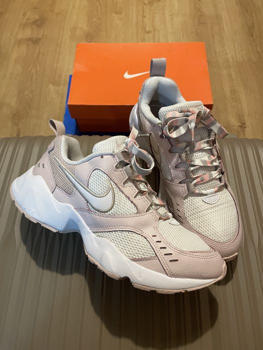 Nike Air  Heights 41 н. 26,5 см