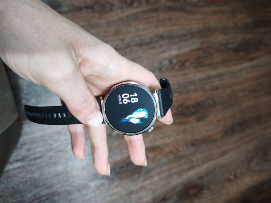 Смарт часы срочно продам