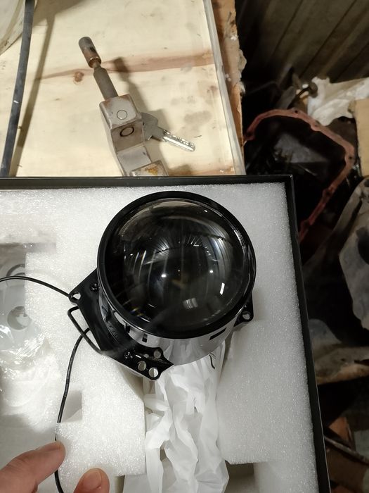 Линзы новые для фар