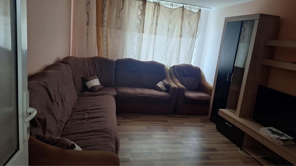 Vand apartament cu 3 camere