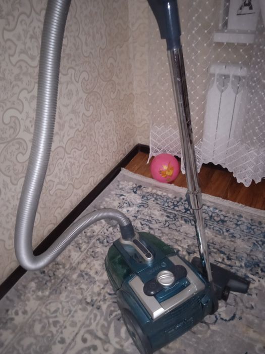 Пылесос Vitek б/у  в хорошем состоянии