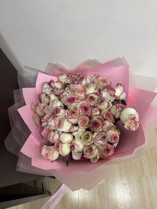 Цветы подаренные 5 марта