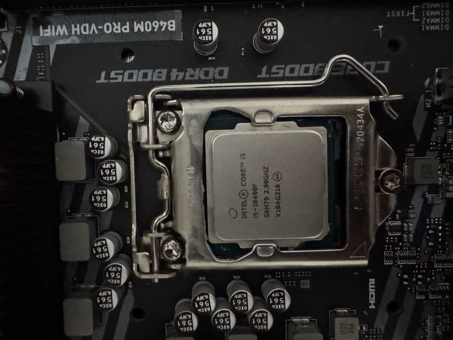 rtx 4060 8gb, b460m pro, i5 10400f
