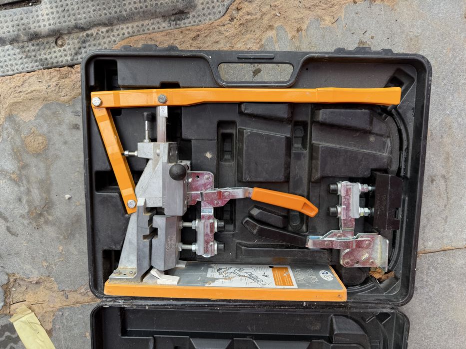 Dollken  ghilotina plinta