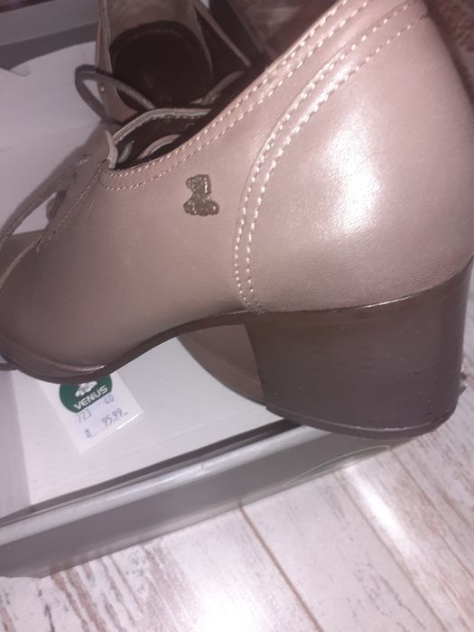 Нови, естествена кожа,  40 номер