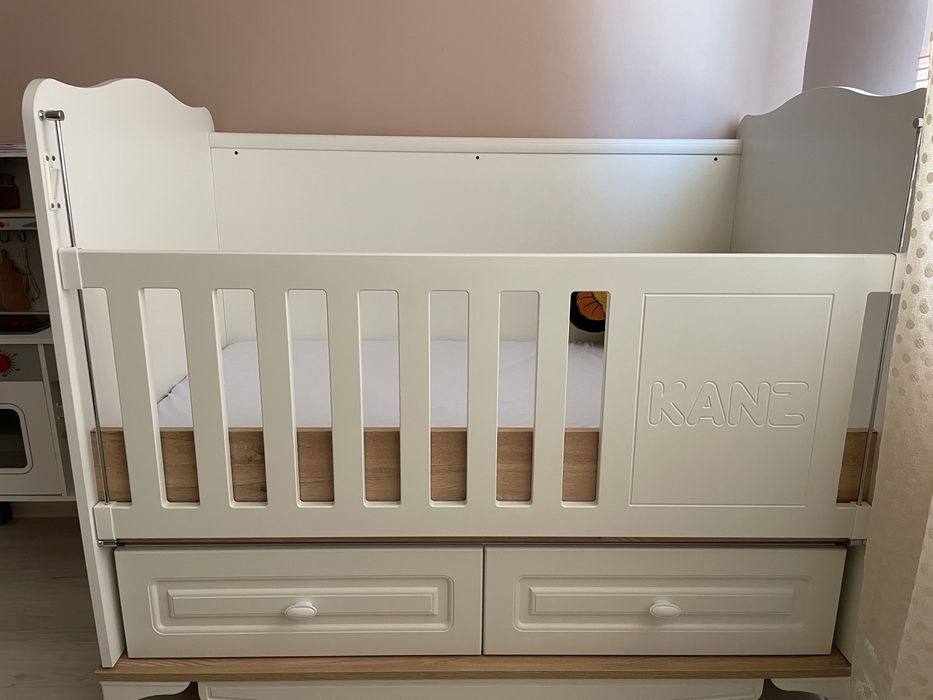 Дървена кошара с матрак