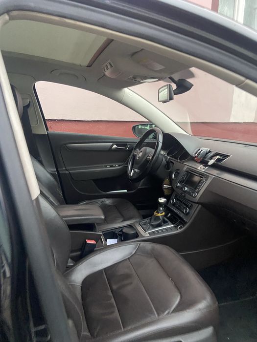 Masina pasat b7 2011