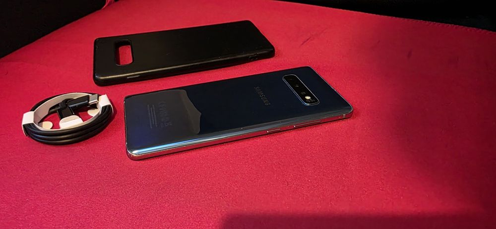 Samsung Galaxy S10+ 8GB RAM 128GB Prism Blue БЕЗУПРЕЧНО ТОП СЪСТОЯНИЕ!