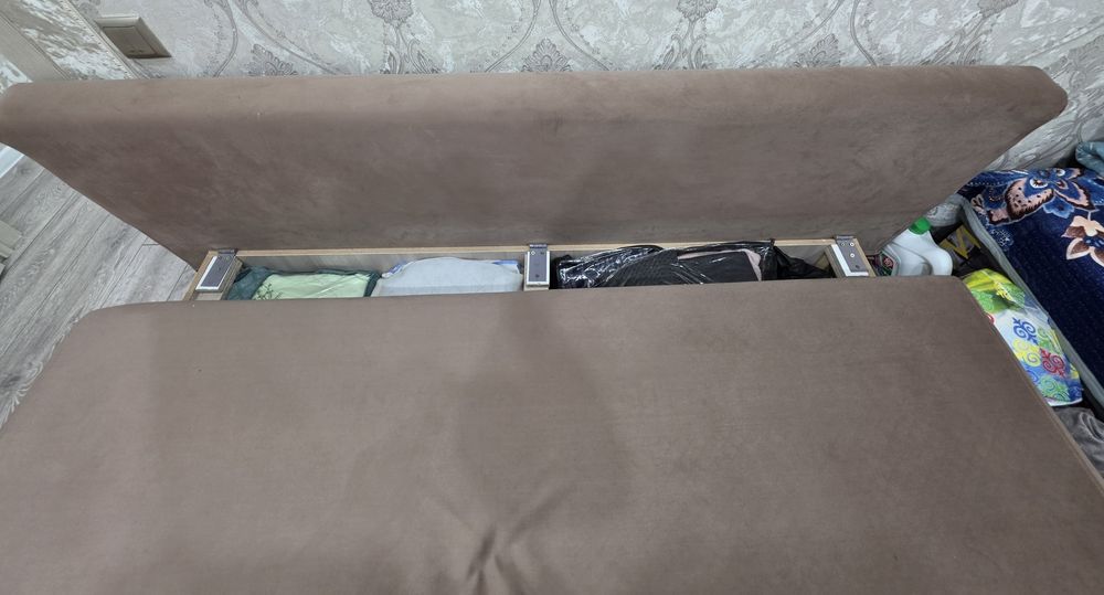 Продам недорого диван 80×200