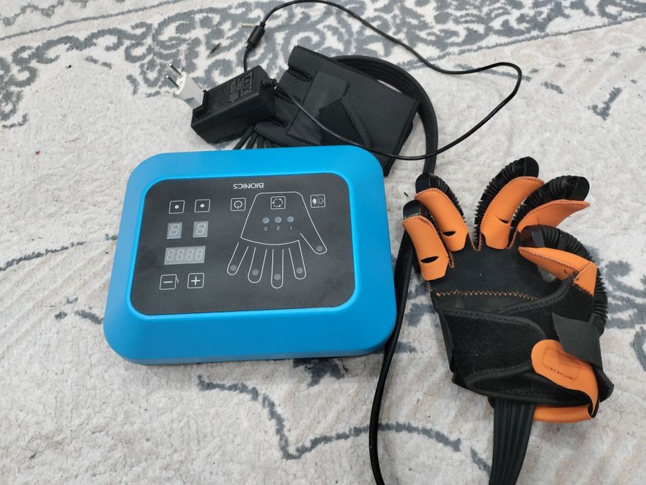 Реабилитационная перчатка