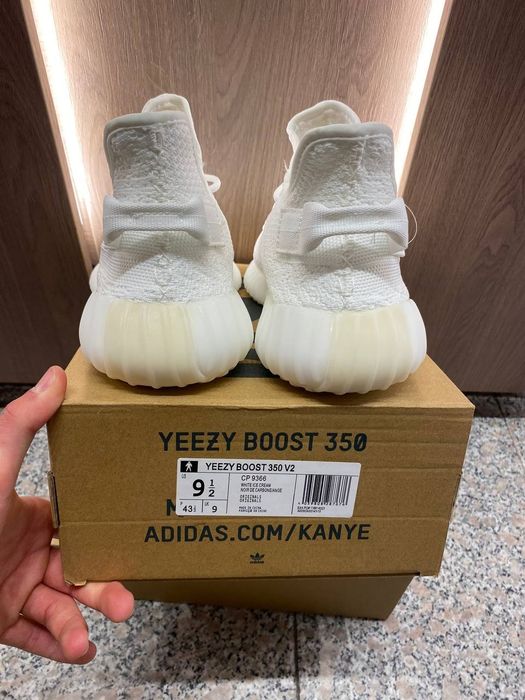 Yeezy Boosr 350v2 Cream White