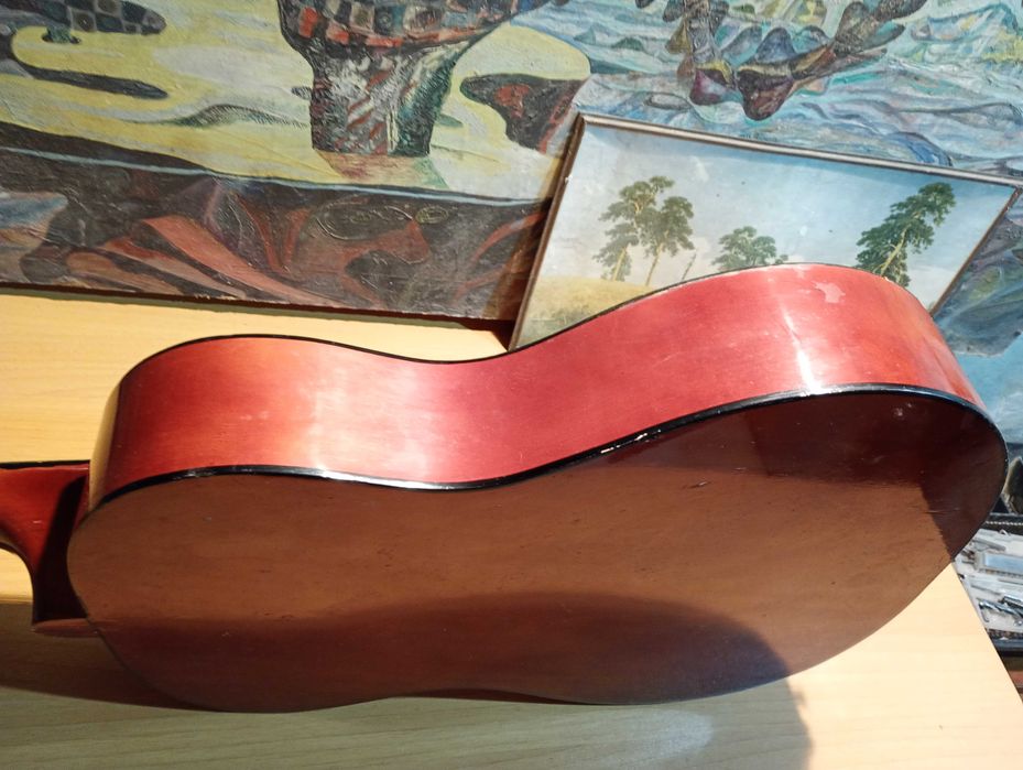 Немска акустична китара