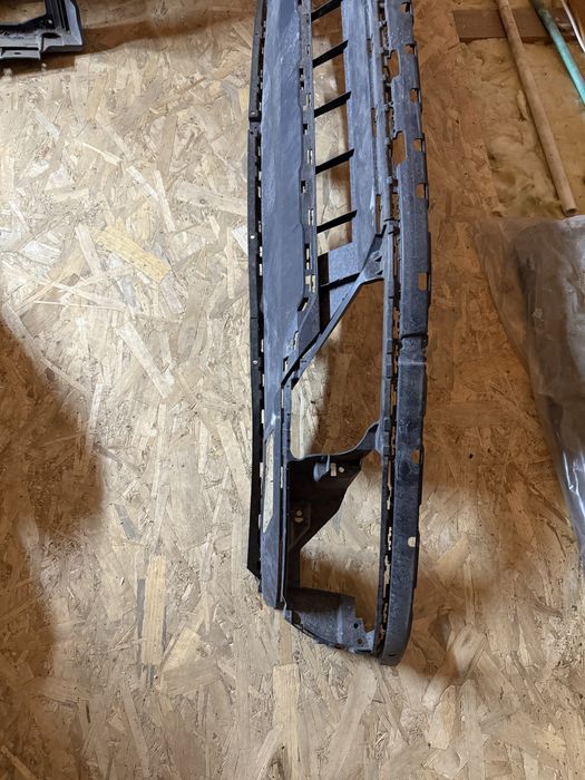 Spoiler bara fata touareg 7p