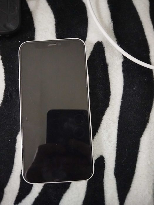 iPhone 12 mini със подарък калъф