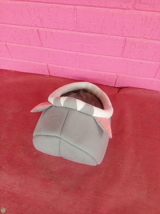 Продам / домик для кошки / .