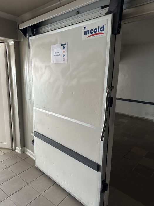 Linie carcasa usi camere frigorifice