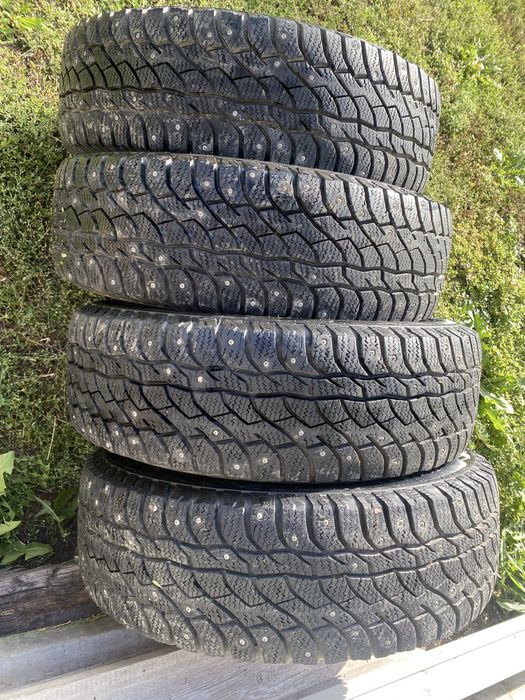 Шины шипованные новые