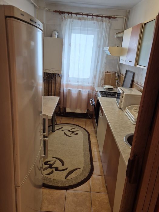 Inchiriez apartament 2 camere